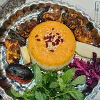 به یک کانتر زن خانم کار بلد و یک پیک موتوری نیاز