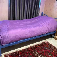 تخت فلزی