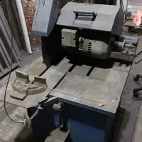 کارگر ساده و کارگر مسلط به جوشکاری با دستگاه co2
