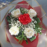 دسته گل و گل رز جاودان