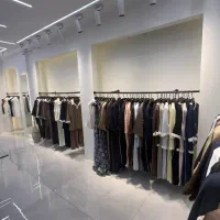 طراح مد و لباس زنانه خانم مسلط به تولید