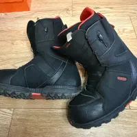 بوت برند burton  مدل moto  سایز ۴۶/۵