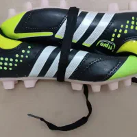 کفش فوتبال پسرانه سایز ۳۰ و ۳۲