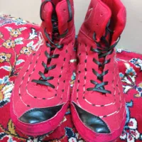 کفش کشتی نو و دوبنده ی کشتی