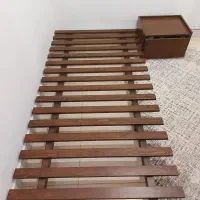 تخت و پا تختی
