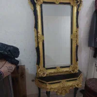آیینه و کنسولی