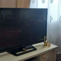 تلویزیون‌LCD اینج ۴۲و میز تلویزیون