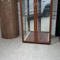 بوفه شیشه ای