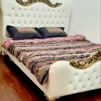 تخت دو نفره و میز آرایش به همراه صندلی آرایش