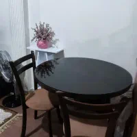 میز و صندلی چوبی بدون خط و خش و سالم