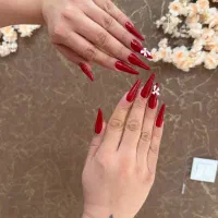 خدمات زیبایی عید رنگ و لایت ناخن رایگان