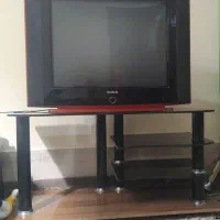 فروش فوری یک عدد تلویزیون با میز