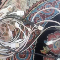 تعدادی کابل شارژر همراه با سری شارژر قیمت مناسب