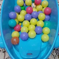 سرگرمی استخر توپ و فوتبال دستی