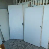 درب چوبی کاملا سالم