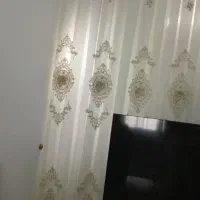 دوتا پرده گل برجسته و دو  تا والان