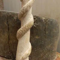مجسمه دکوری چوب