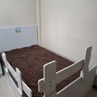 محافظ خشابی پایین و بغل تخت کودک