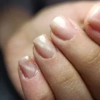 ارائه خدمات ناخن سزار
