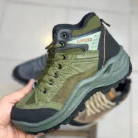 کفش کوهستانی کوه نوردی
