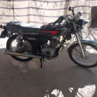 یک دستگاه موتورسیکلت هوندا ۱۵۰ مدل ۸۳