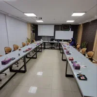 کلاس فضای آموزشی سالن کنفرانس رویداد ( ایونت )