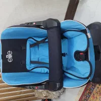 صندلی ماشین کاملا سالم و تمیز