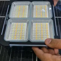 پرژکتور پنل تاشو چراغ خورشیدی چهارباطری شارژی