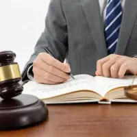 وکیل  پایه یک دادگستری بدون پیش پرداخت اول کار