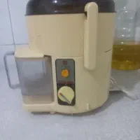 آبمیوه گیر و بوفه
