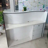 میز کامپیوتر و پیشخوان