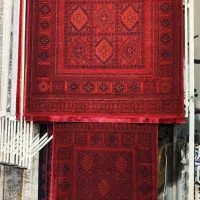 قالیچه قرمز (لاکی)