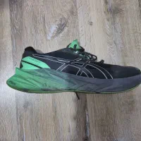 کفش اورجینال اسیکس نواپلاست ۳ (Asics 3 Novablast)