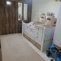 تخت چوبی نوجوان
