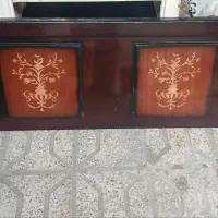 تخت معرق  فقطیه پایه اش شکسته با منگنه درست میشه