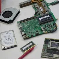 تعمیرات و ارتقاءکامپیوتر و لپتاپ درمحل شما(وین.مک)