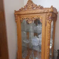 ویترین چوبی با چوب گردو