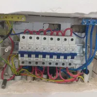 خدمات برق وتاسیسات طاها