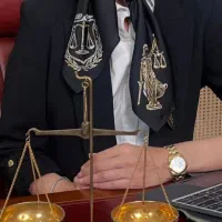 وکیل پایه یک دادگستری و مشاور حقوقی