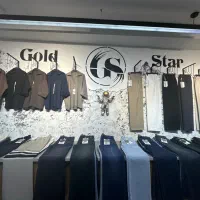 فروشنده خانم پوشاک عمده زنانه در بازارسرای پارسیان