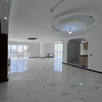 ۱۸۰متر اداری  بر طالقانی شمالی  ۴ اتاق