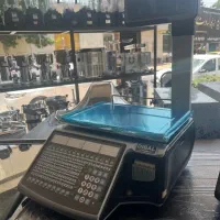ترازو لیبل زن دیبال اسپانیا