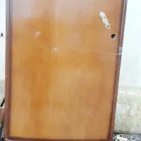 یک عدد کمد ایستاده  600هزار تومان