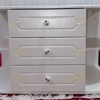 کتابخانه و پا تختی