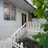 ۲۷۰ متری با حیاط پر از درخت میوه