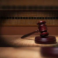 وکیل و مشاور حقوقی