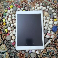 تبلت 9.7 اینچ کاملا سالم نقره ای رم 64