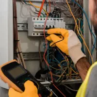 برقکاری باقیمت مناسب