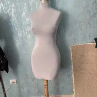 مانکن در حد نو و چوب لباسی