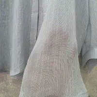 تعدادی شومیز شیشه ای وپیراهن